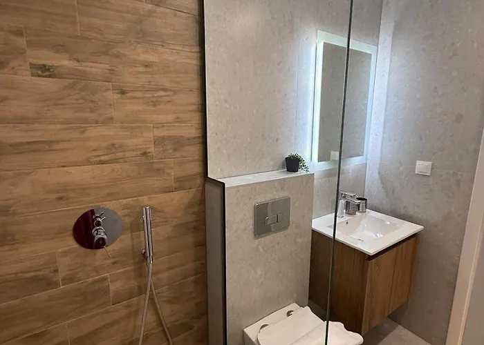 B2 Tsimiski * סלוניקי